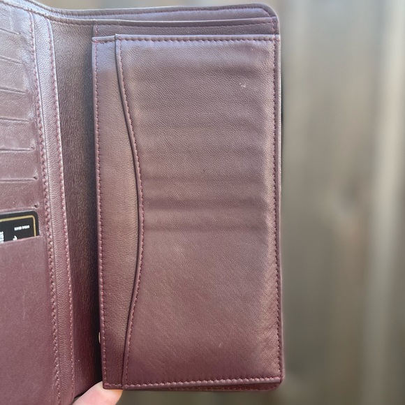 Chanel Vintage Quilted Yen Wallet in Black, Lambskin, and Silver Hardware - Picture 9 of 13